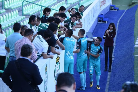 Tuvieron tiempo para estar con los aficionados.