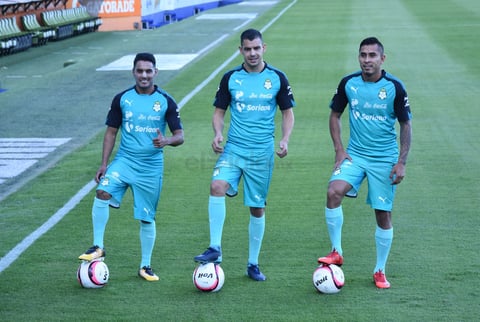 Robert Dante Siboldi, entrenador de Santos Laguna, también dio la bienvenida a los nuevos Guerreros y los invitó a esforzarse en cada uno de los entrenamientos.