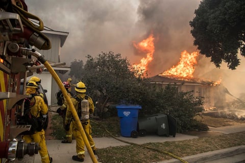 La velocidad de las llamas hizo recordar los incendios forestales que azotaron la región vinícola en el norte del estado hace ocho semanas.