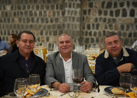 06122017 Padre Silverio Martínez, de Tampico; Padre Miguel Ángel Cigarroa, de Torreón, y Padre Jose Luis Compeán, de Tabasco.