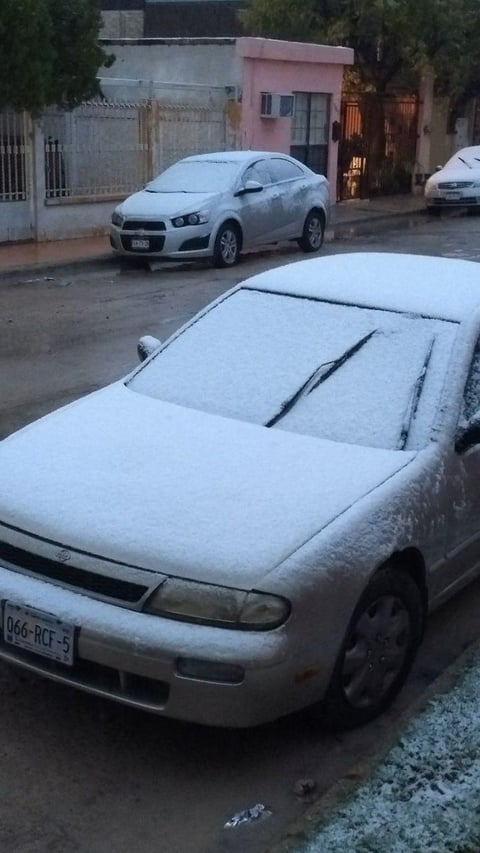 Usuarios de las redes sociales han compartido imágenes de la nieve.