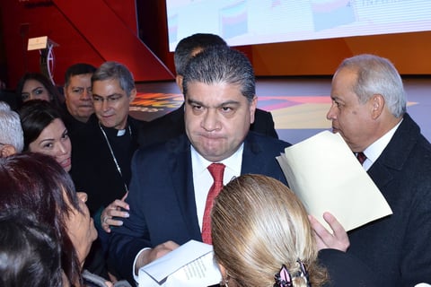 “Muy pronto daremos importantes anuncios que permitirán generar la confianza, muy pronto me pondré de acuerdo con el alcalde electo para que la transición no trastoque los temas de seguridad… pido una transición responsable y de altura con mucha anterioridad para que tomen las riendas de los 5 municipios de la Comarca Lagunera”.