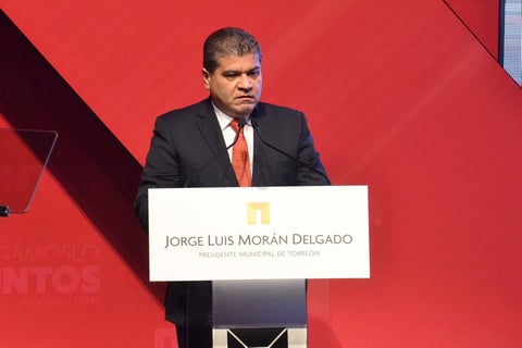 Al finalizar el mensaje de Morán, el gobernador Miguel Riquelme subió al escenario para recibir el libro del informe y al tomar palabra le expresó: “Misión cumplida”. El mandatario dijo que Morán cumplió el encargo que le dejó.