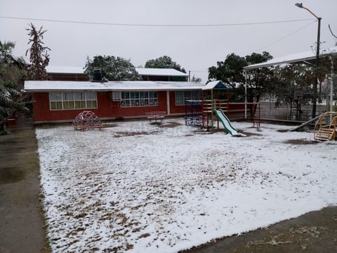 Desde las 3 de la mañana, empezó a nevar.