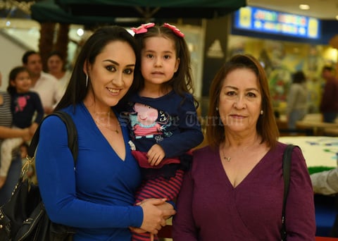 09122017 EN FAMILIA.  Nesvi, Irais y Fidelina.