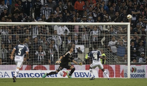 Avilés Hurtado fue el villano de la película al fallar un penal en los últimos minutos.