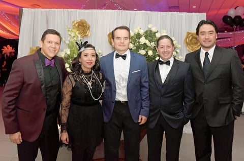 11122017 EN FESTEJO.  Roberto, Maw, Jorge, Sergio y Miguel.