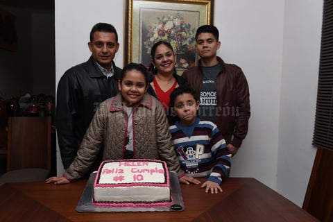 10122017 CUMPLE 10 AÑOS.  Helen Rangel acompañado de sus papás, Cuauhtémoc Rangel Gutiérrez e Ivonne Valenzuela de Rangel, y sus hermanos, Sergio y Fernando.