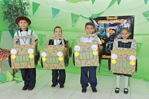 11122017 ACTIVIDAD ESCOLAR.  Iván, Anhuar, Santiago y Fernanda.