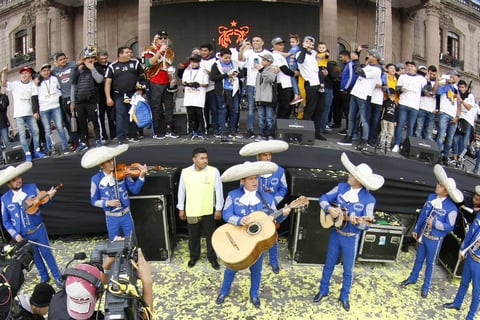 Con mariachi, los Tigres de la UANL celebraron el campeonato.