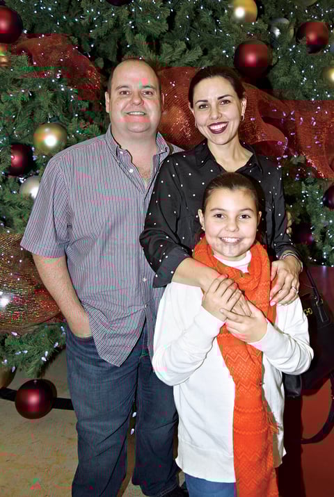 12122017 César, Mónica y Marifer.