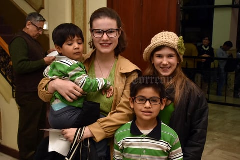 14122017 Antony, Teresa, Valeria y Edgar.