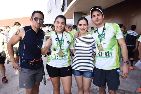 15122017 CARRERA ATLéTICA.  Eduardo, Roli, Vanessa y Ricardo.