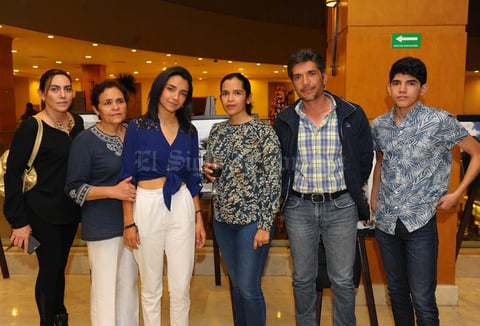 15122017 EXPOSICIóN DE ARTE.  Rosario, Alicia, Luisa, Karla, Víctor y Víctor.