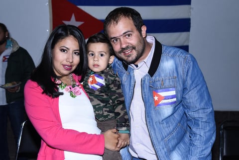 15122017 Esner Coto Fuentes, Érika Mayela Saldaña García y Darío Coto Saldaña.