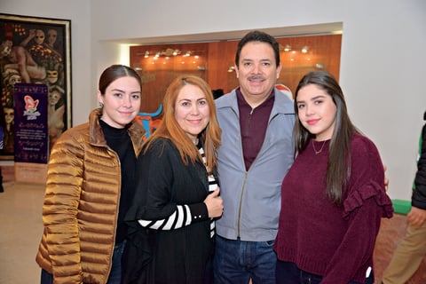 17122017 Andrea, Cony, Miguel y Paola.