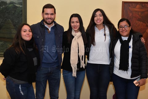 19122017 Janeth, Andrés, Ana, Sofía y Mariana.