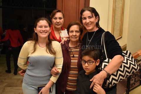 20122017 Zamira, Soraya, Guillermina, Betsy y Edgar.