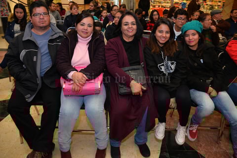 21122017 Edmundo, Gabriela, Gloria, Monse y Mariana.