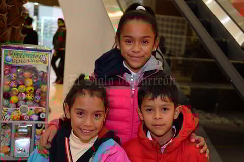 21122017 Lucía, Sofía y Pablo.