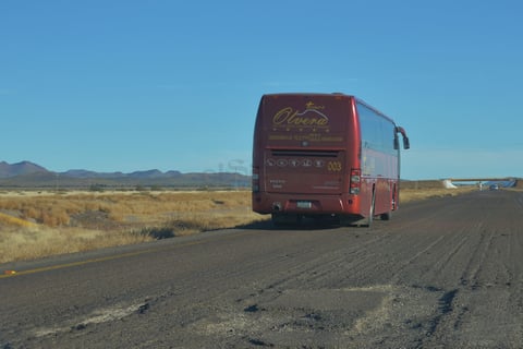 En algunas partes de la autopista no hay hoyancos sino pedazos de asfalto, por lo que algunos conductores la han considerado como una "trampa mortal".