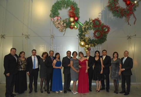 24122017 LA FOTO DEL RECUERDO.  Integrantes de la mesa directiva de la Asociación de Mineros Metalurgistas y Geológos.