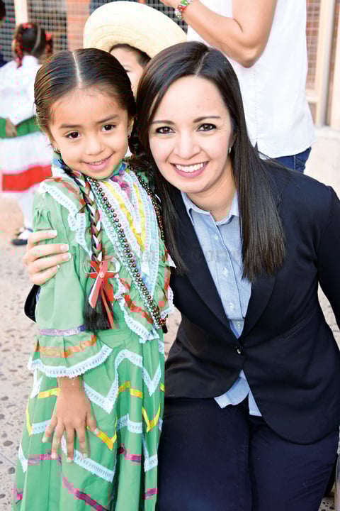 26122017 EVENTO ESCOLAR.  Marifer y María.