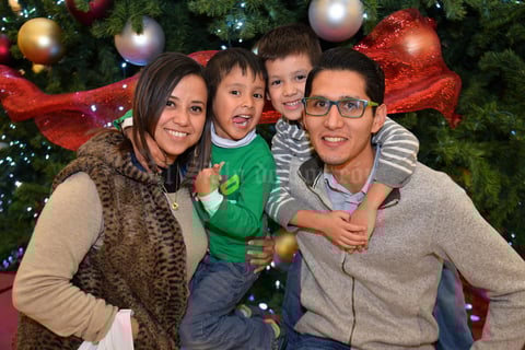 27122017 Erika, Benjamín, Evan y Elijah.