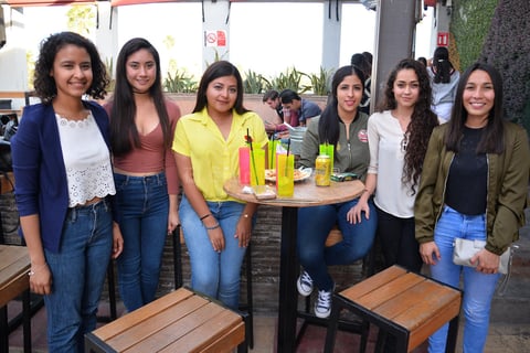 Adriana, Fátima, Maricarmen, Mónica, Ana y Saira
