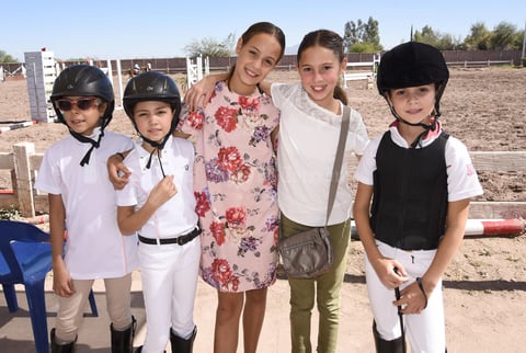 Allegra, Lulú, Fer, Regina y Sofía