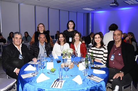 Paty, Edna, Ricardo, Gerardo, Lupita, Sonia, Miriam y Nessim