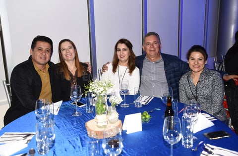 Rodolfo Rojas, Adriana Villarreal, Verónica Sánchez, Roberto Escalante y Edna Pérez