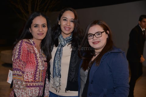 Abril, Xóchitl y Alhelí