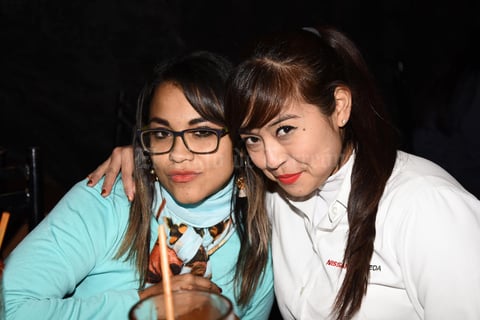 28122017 Salma y Nubia.