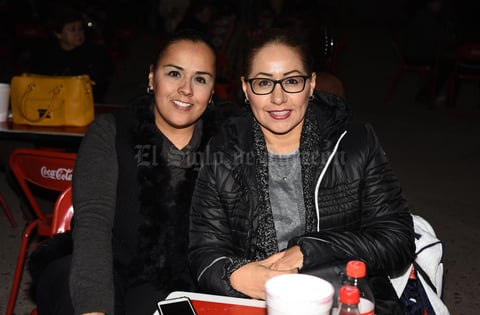 29122017 DISFRUTAN DE EVENTO SOCIAL.  Dulce y Nadia.