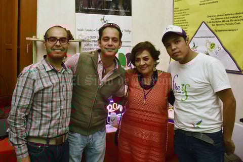 30122017 BAZAR NAVIDEñO.  Roberto, Sergio, Magda y Abel.
