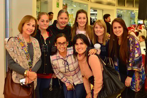 31122017 Marlies, Mariana, Paty, Mariana, Lety, Mirna, Flor y Brenda.