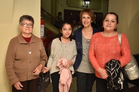 02012018 RECIENTE EVENTO.  Andrea, Jos, Diego y Sofía.