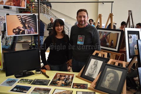 02012018 RECIENTE EXPOSICIóN DE ARTE.  Tania y José Manuel.