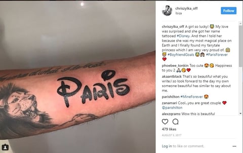 Zylka se tatuó el nombre de su prometida, demostrando su amor.