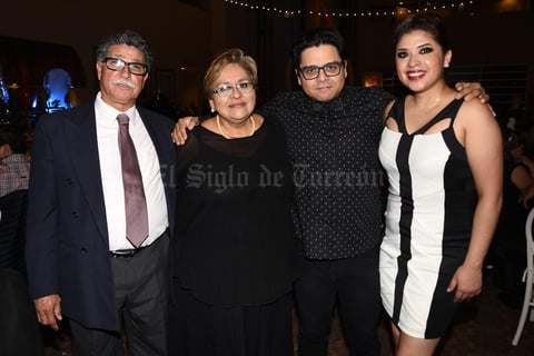 08012018 Víctor, María de la Rosa, Víctor y Elizabeth.