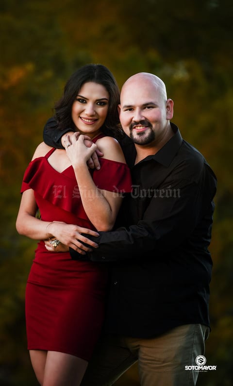 07012018 El hermoso escenario de la Parroquia de los Ángeles fue testigo del enlace matrimonial de Giovanna de la Torre Amozurrutia y Carlos Javier Lazalde Gutiérrez el 23 de diciembre de 2017, donde fueron acompañados por sus padres, los Señores Abelardo de la Torre Vélez y Virginia Elvira Amozurrutia Carson; Ignacio Lazalde Seeman y Leonila Beatriz Gutiérrez Acevedo.