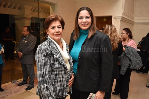 08012018 EN RECIENTE EVENTO.  Conchita y Marcela.