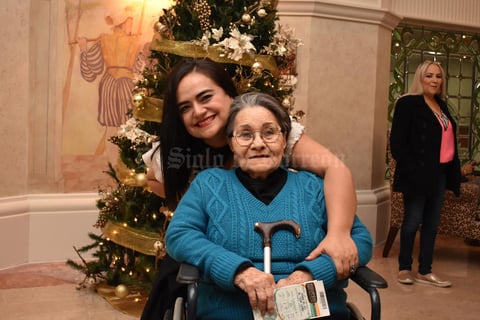09012018 MUY CONTENTAS.  Nancy y Rita.