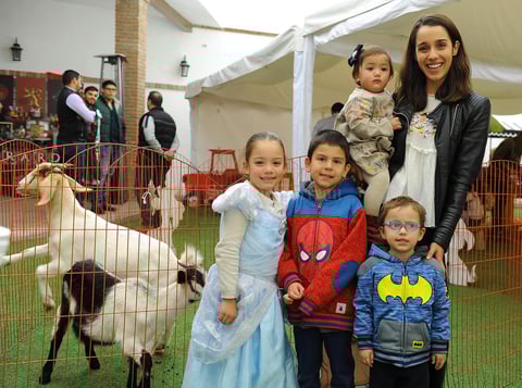 María Emilia, Luis Eduardo, Ghaffar, Amelia y Natalia