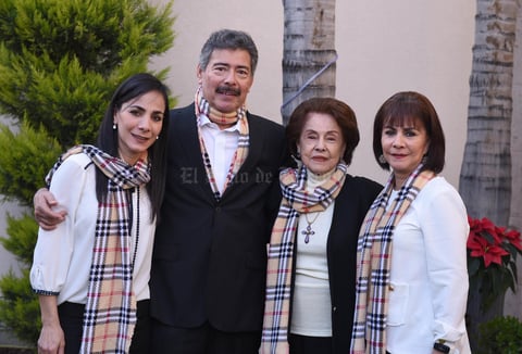 Iveth, Javier, Chela y Laura
