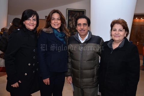 10012018 EN EL TEATRO.  Asela, Maribel, Antonio y Emma.