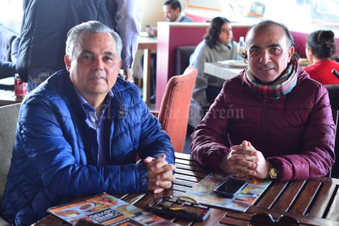 10012018 EN EL CAFé.  Santiago y José.