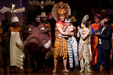 Representantes de Disney seleccionaron a actores y cantantes mexicanos para conformar el reparto del musical “El rey león” que ofrecerá gira durante tres años por varios países del sureste de Asia.