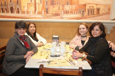 Sandra Casas, Verónica Rivas, Maguis Natera y Cristina Delgado.